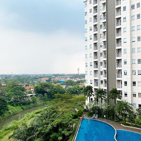 Stunning And Homey 2Br Apartment Mustika Golf Residence By Travelio Cikarang Exteriör bild