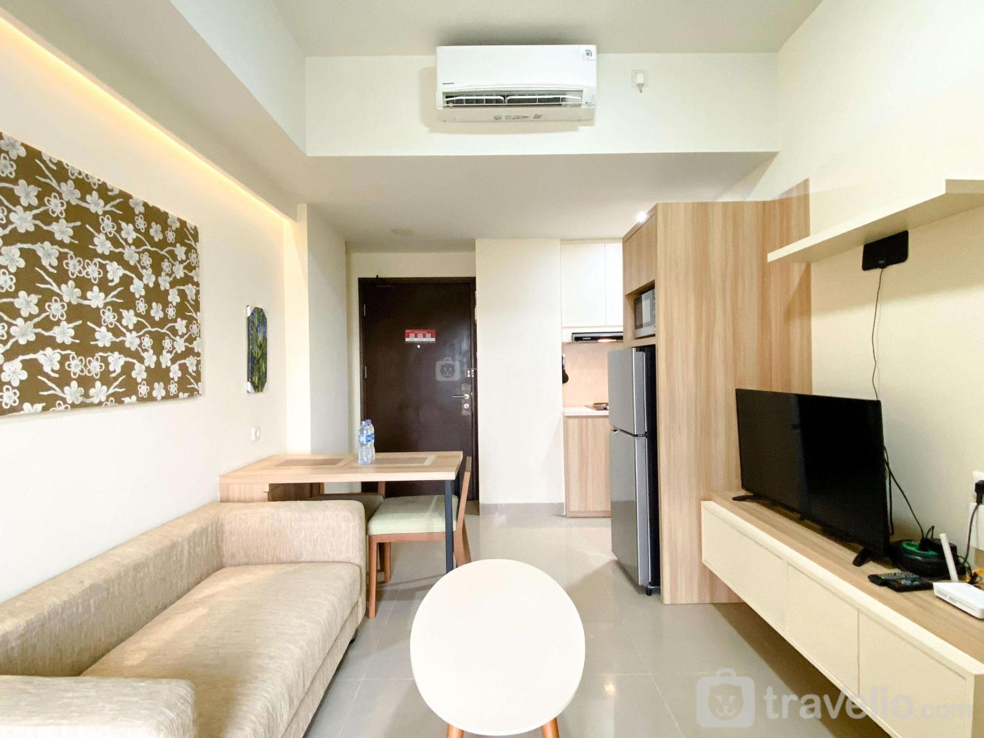 Stunning And Homey 2Br Apartment Mustika Golf Residence By Travelio Cikarang Exteriör bild